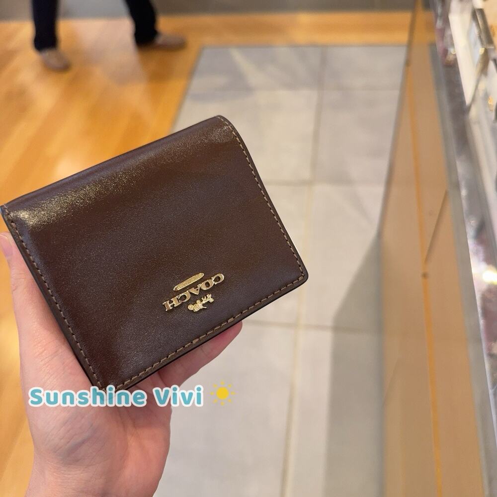 NWT COACH Snap Wallet With Charm Gold/Maple CFE00 Shiny smooth leather